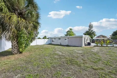 2416 Emory Avenue Bradenton FL 34207