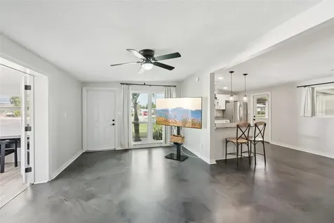2416 Emory Avenue Bradenton FL 34207