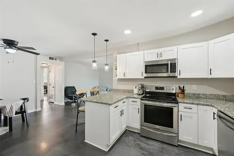 2416 Emory Avenue Bradenton FL 34207