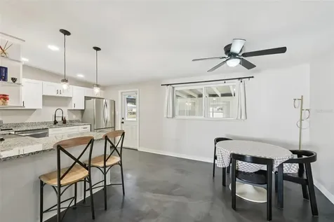 2416 Emory Avenue Bradenton FL 34207