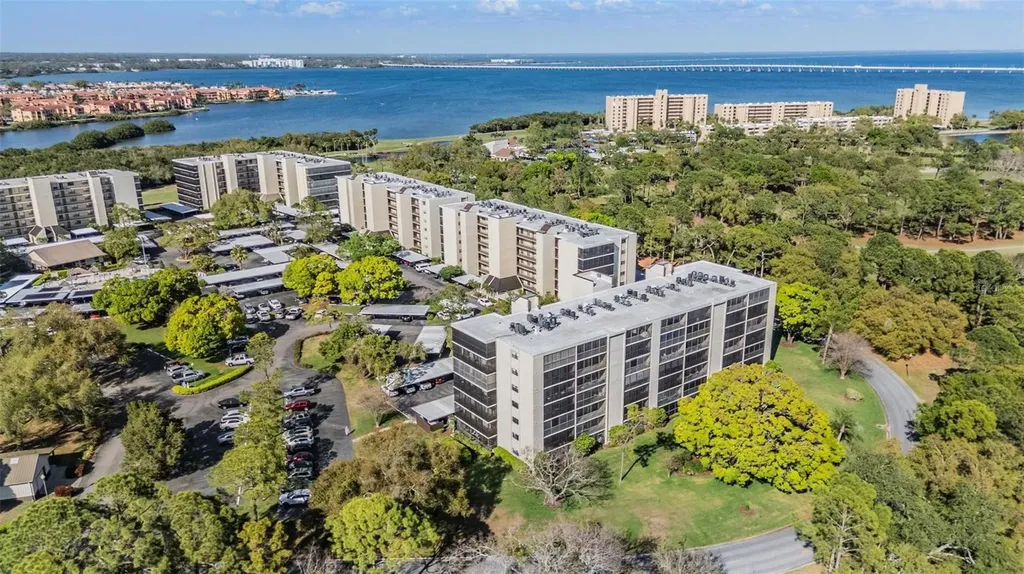 2900 Cove Cay Drive Clearwater FL 33760