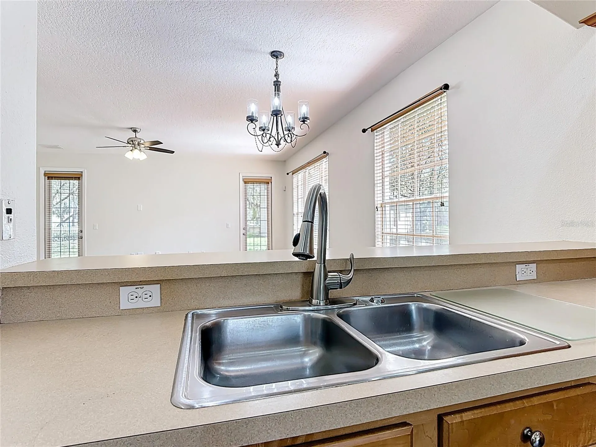 2808 Eagle Claw Court Kissimmee FL 34746