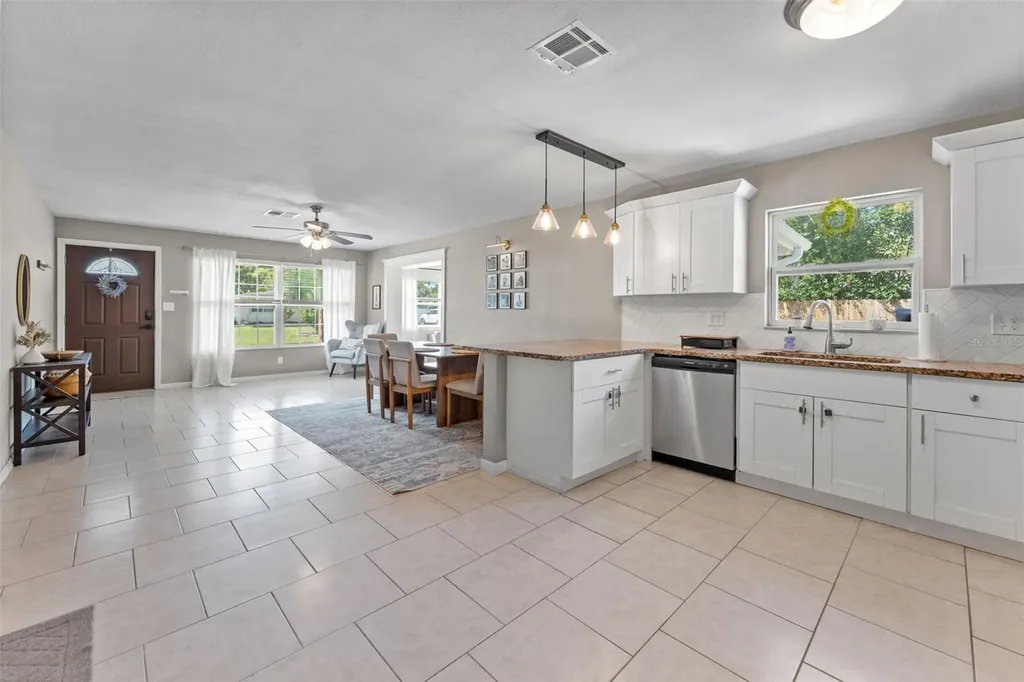 251 Davison Avenue NE St Petersburg FL 33703
