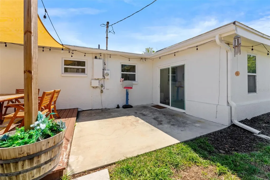 251 Davison Avenue NE St Petersburg FL 33703