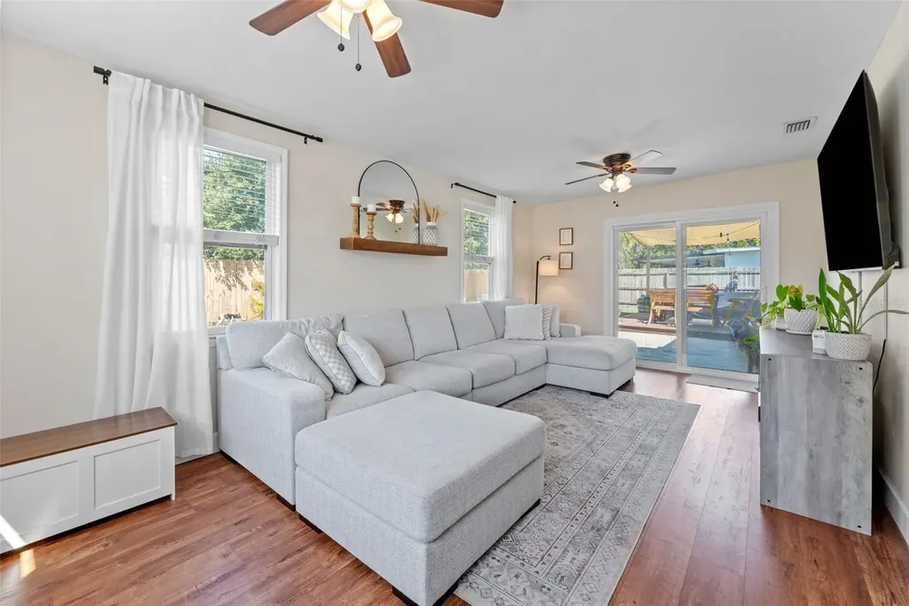 251 Davison Avenue NE St Petersburg FL 33703