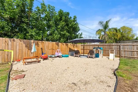 251 Davison Avenue NE St Petersburg FL 33703