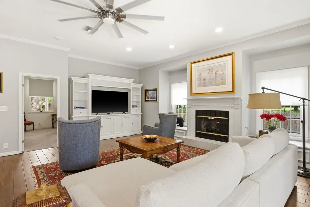 2351 NE Coachman Road Clearwater FL 33765