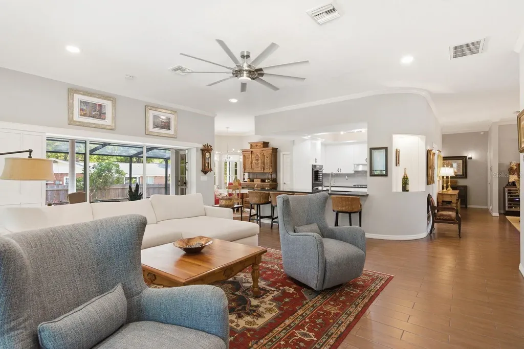 2351 NE Coachman Road Clearwater FL 33765