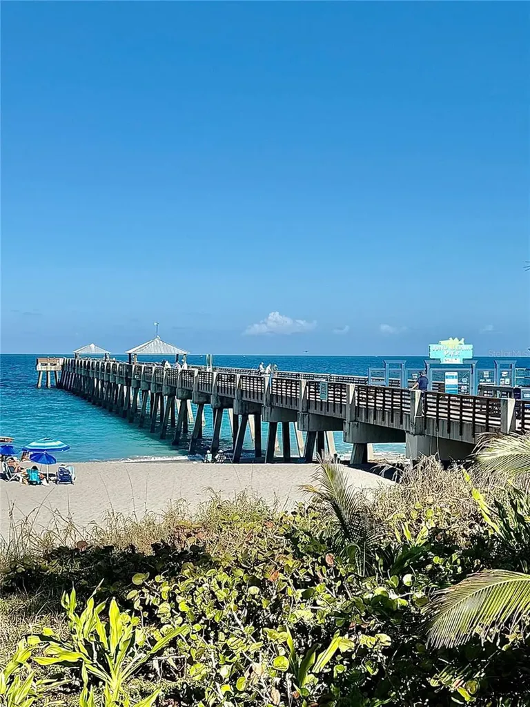 915 Bay Colony Drive S Juno Beach FL 33408