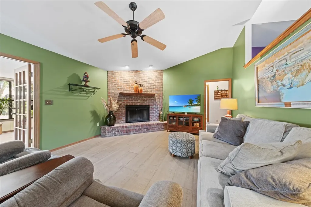 529 Burnt Tree Apopka FL 32712