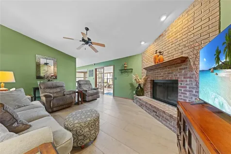 529 Burnt Tree Apopka FL 32712