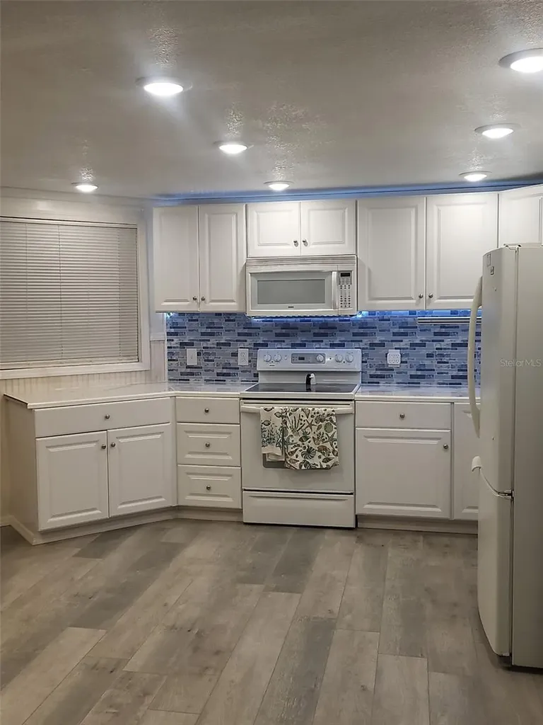 2 S Flora Vista Street Englewood FL 34223