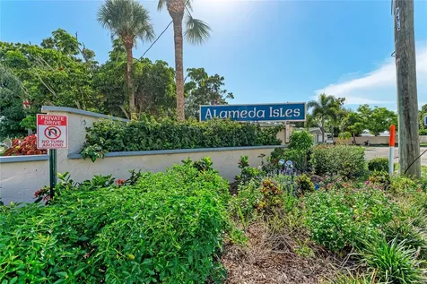 2 S Flora Vista Street Englewood FL 34223