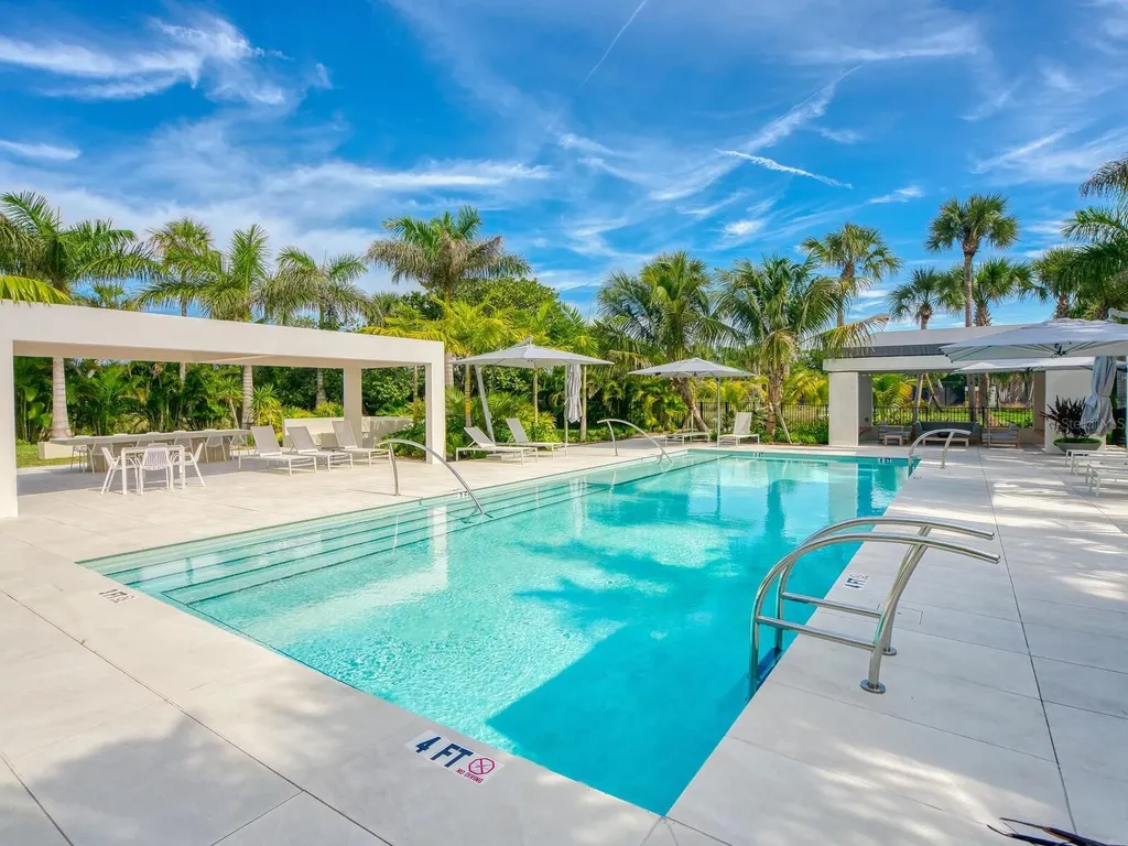 1511 Gulf Of Mexico Drive Longboat Key FL 34228