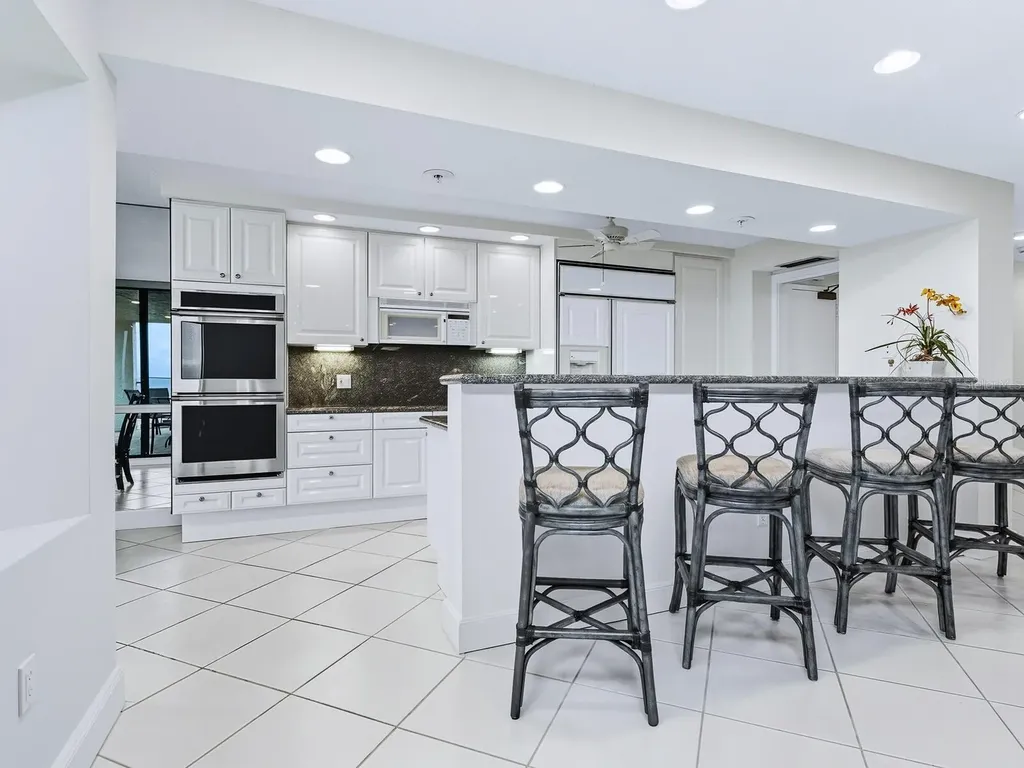 1511 Gulf Of Mexico Drive Longboat Key FL 34228