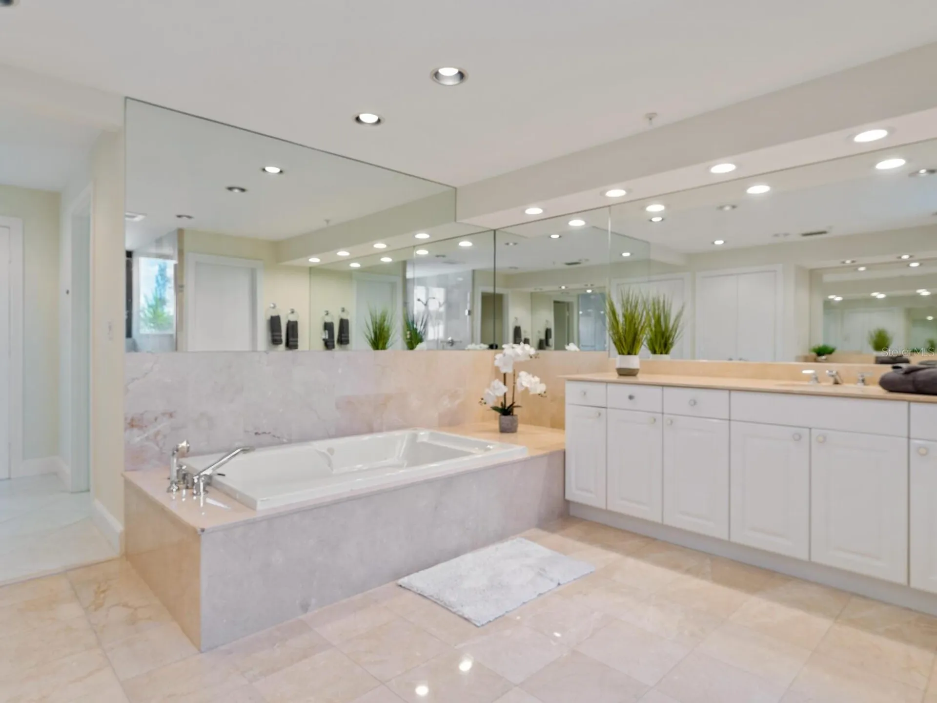 1511 Gulf Of Mexico Drive Longboat Key FL 34228