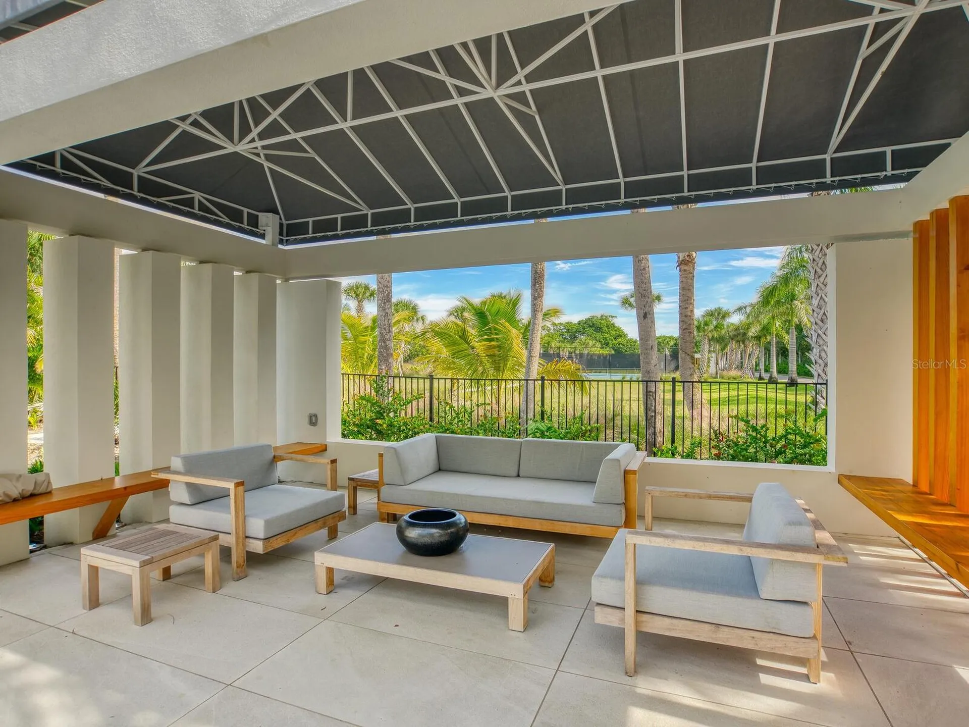 1511 Gulf Of Mexico Drive Longboat Key FL 34228
