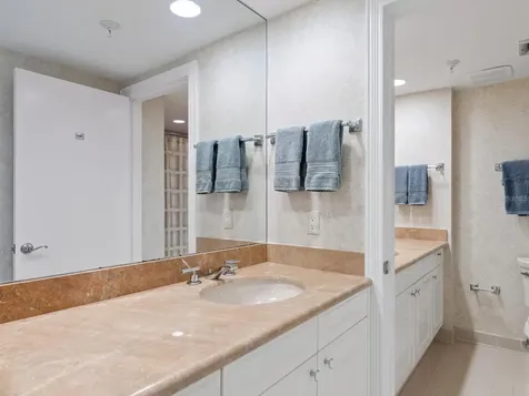 1511 Gulf Of Mexico Drive Longboat Key FL 34228