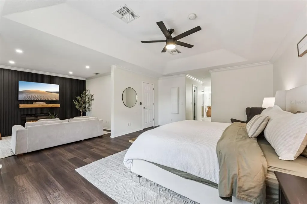 10033 Wittenberg Way Orlando FL 32832