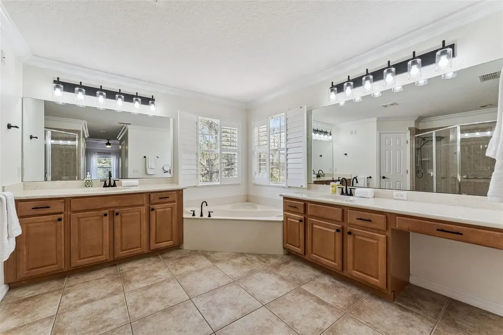 10033 Wittenberg Way Orlando FL 32832
