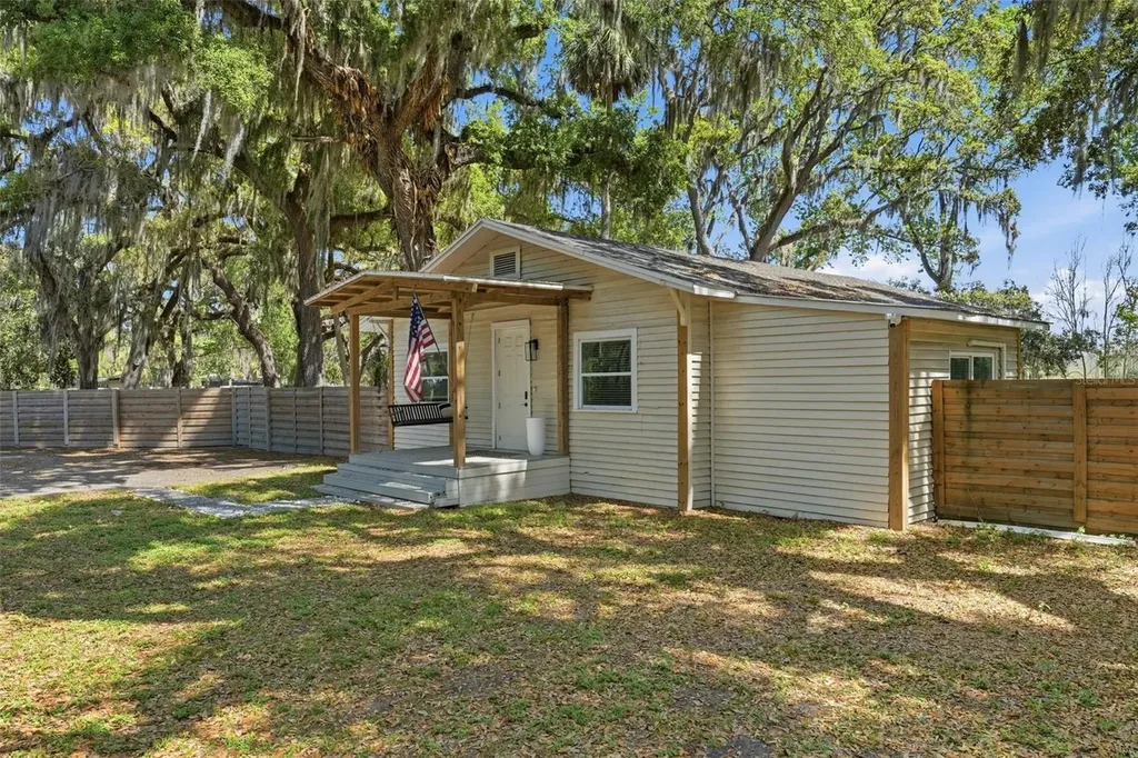 36104 Emeralda Avenue Leesburg FL 34788