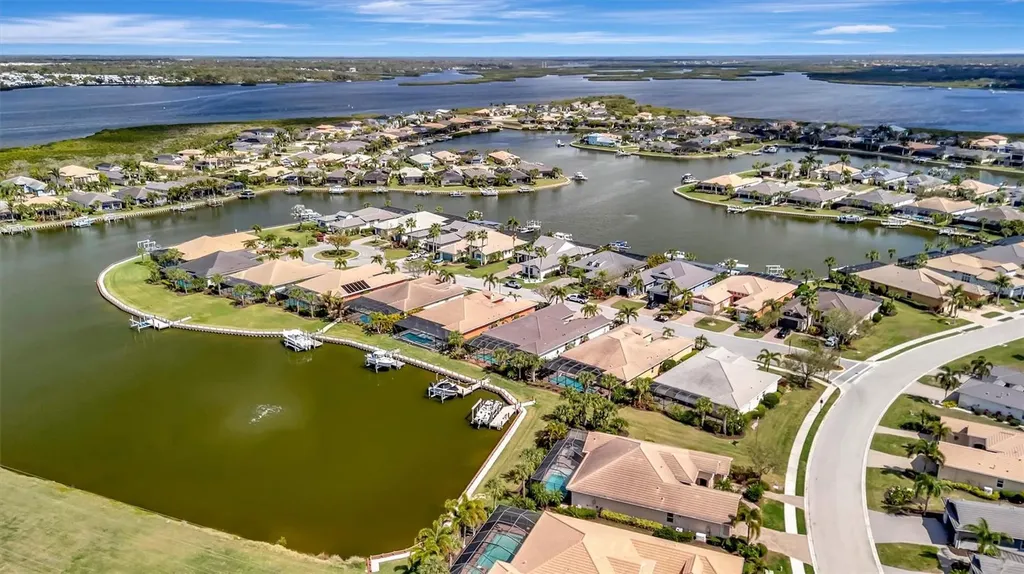1022 Kestrel Court Bradenton FL 34208