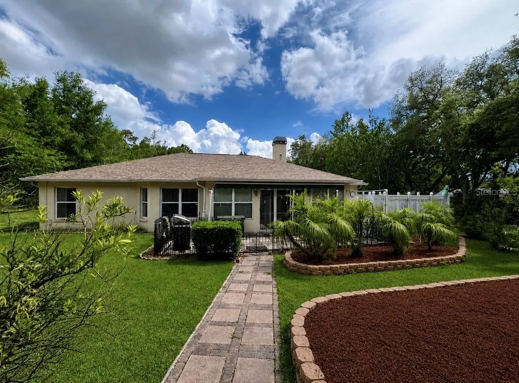 1995 E Newhaven Street Inverness FL 34453