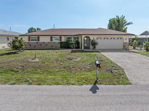 109 Peckham Street SE Port Charlotte FL 33952