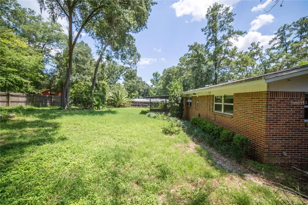 1009 NW 39th Drive Gainesville FL 32605