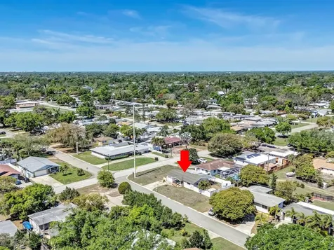 4451 14th Avenue N St Petersburg FL 33713