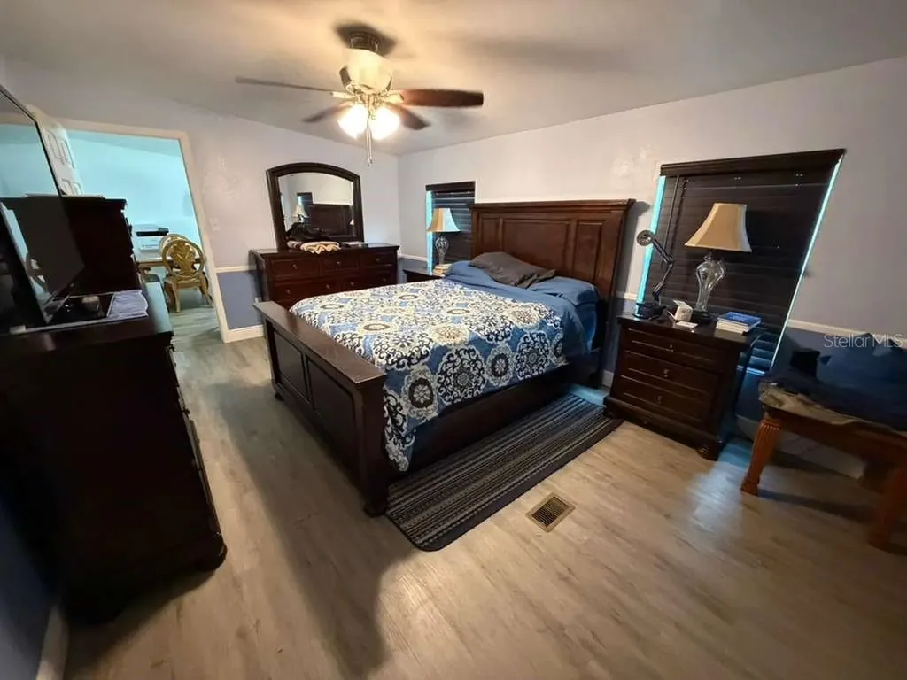 2412 Island Oaks W Lakeland FL 33805