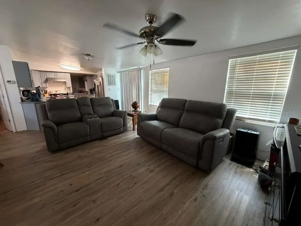 2412 Island Oaks W Lakeland FL 33805