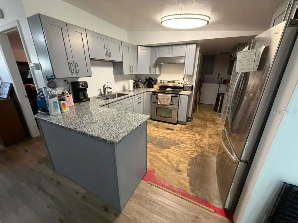 2412 Island Oaks W Lakeland FL 33805