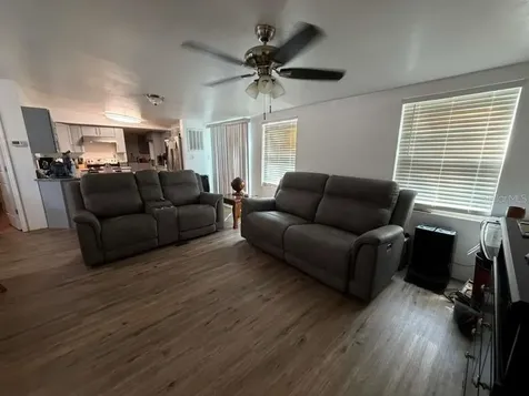 2412 Island Oaks W Lakeland FL 33805