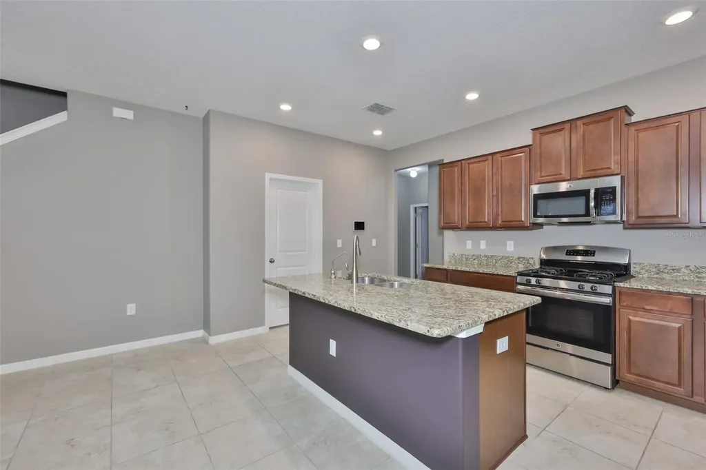 6330 Lantern View Place Apollo Beach FL 33572