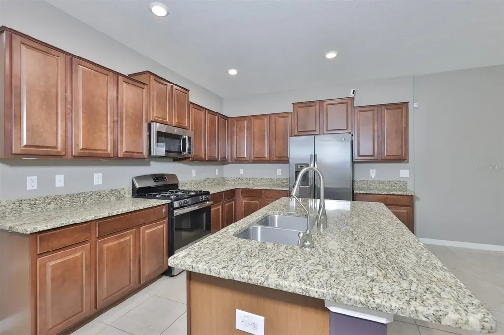 6330 Lantern View Place Apollo Beach FL 33572
