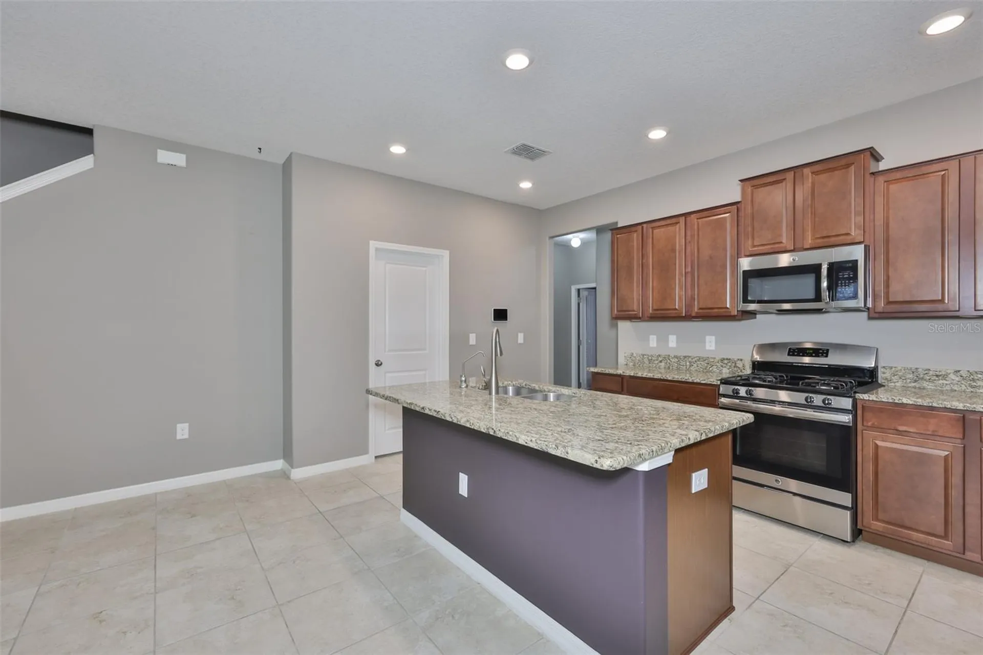 6330 Lantern View Place Apollo Beach FL 33572