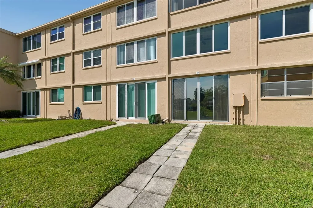 5095 Bay Street NE St Petersburg FL 33703