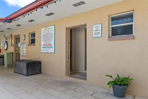5095 Bay Street NE St Petersburg FL 33703