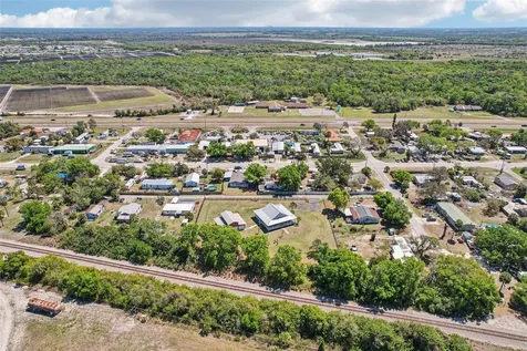 4213 Uncle Brack Avenue Ruskin FL 33570