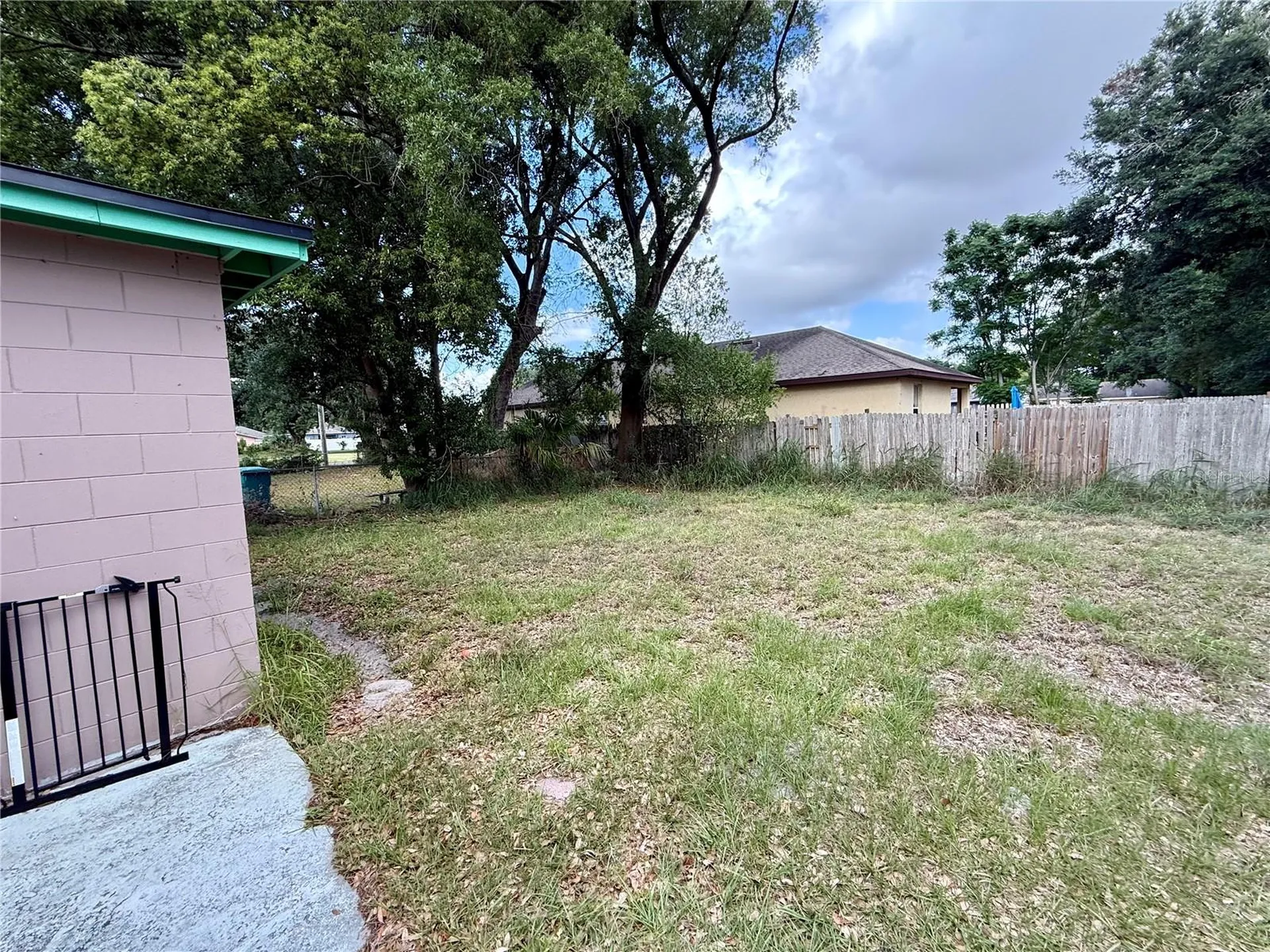 1523 Amaros Avenue Orlando FL 32811