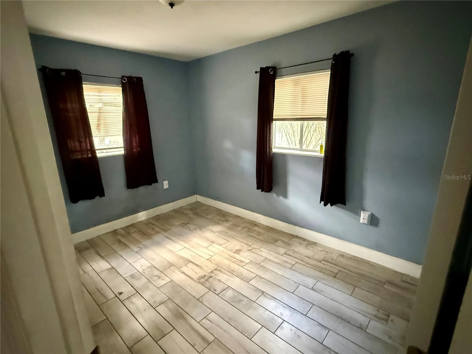 1523 Amaros Avenue Orlando FL 32811