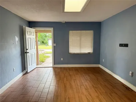 1523 Amaros Avenue Orlando FL 32811