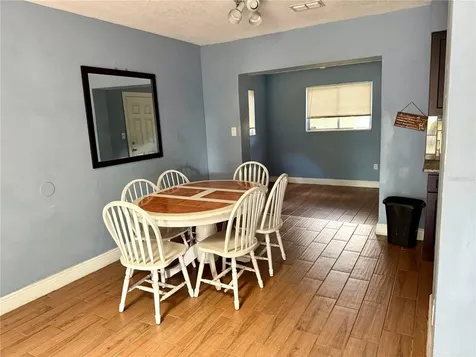 1523 Amaros Avenue Orlando FL 32811