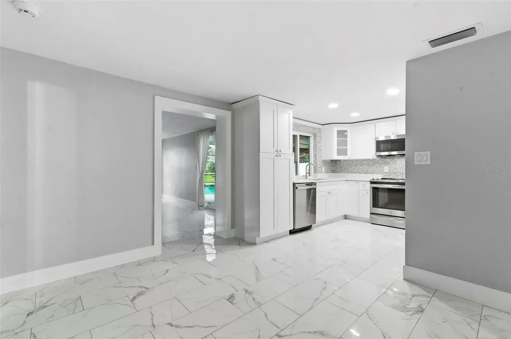 212 W 131st Avenue Tampa FL 33612