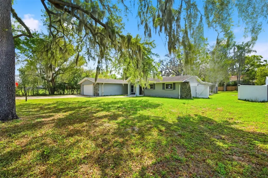 212 W 131st Avenue Tampa FL 33612