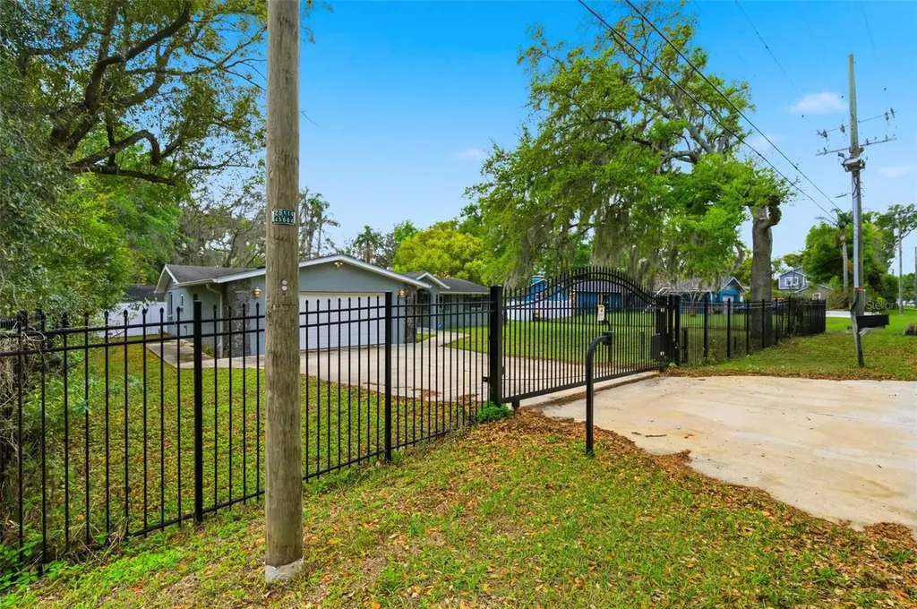 212 W 131st Avenue Tampa FL 33612