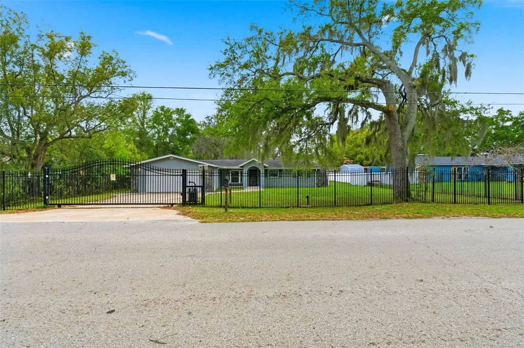 212 W 131st Avenue Tampa FL 33612