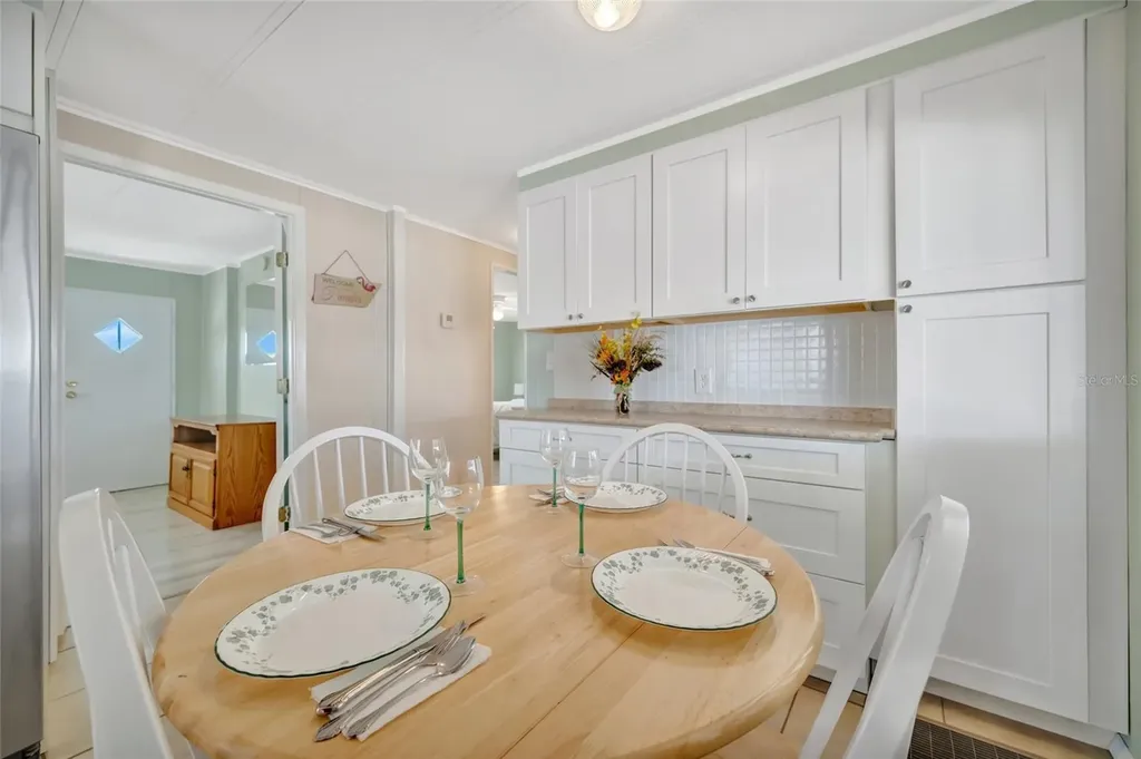 110 E Saint Lucia Loop Apollo Beach FL 33572