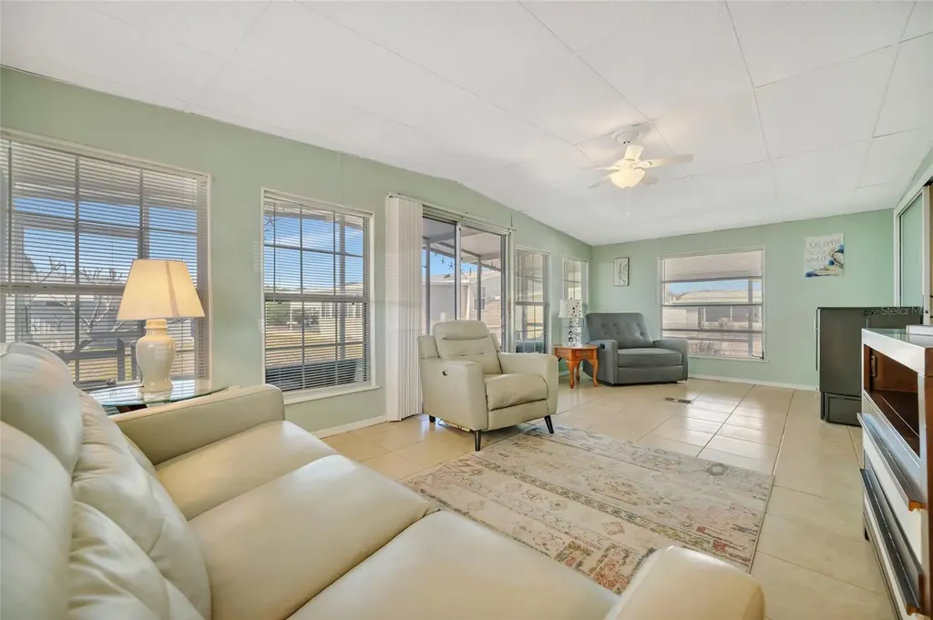 110 E Saint Lucia Loop Apollo Beach FL 33572